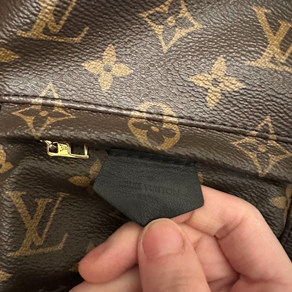 LV mini backpack - Picture 4 of 8